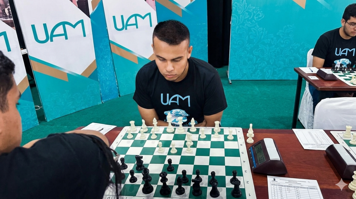 Jainner jugador de ajedrez en nicargua en una partida